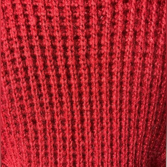 Buffalo by David Bitton Bright Red Knit V-Neck Pullover Sweater (Size: Medium) - Picture 9 of 12